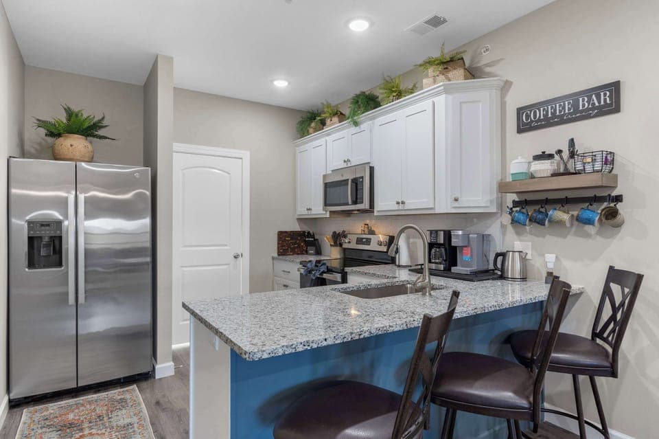 The open kitchen is well equipped for an unforgettable getaway​