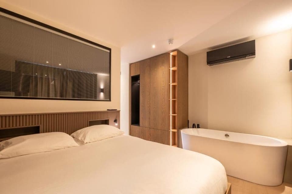 Luxury Apartment with Balcony and  Sauna | Premium bedding, in-room safe, blackout drapes, free WiFi