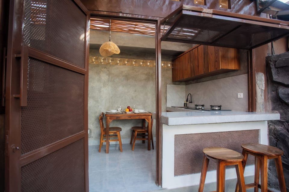 Superior Villa, Balcony, Garden View | Private kitchen | Fridge, microwave, oven, stovetop