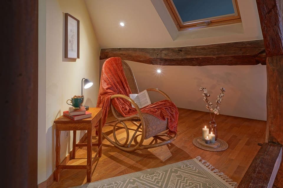 Deluxe Double Room, Pets Not Allowed, Courtyard View | Free WiFi