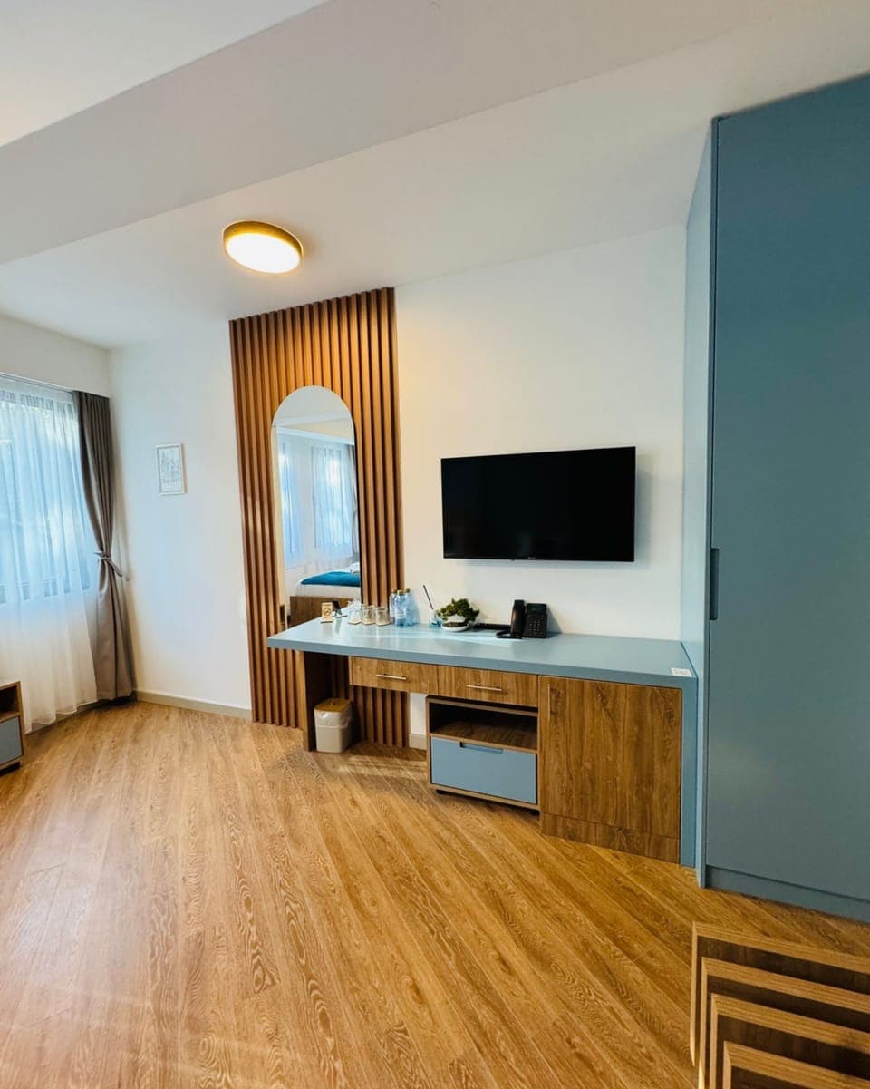 Standard Triple Room | In-room safe, free WiFi