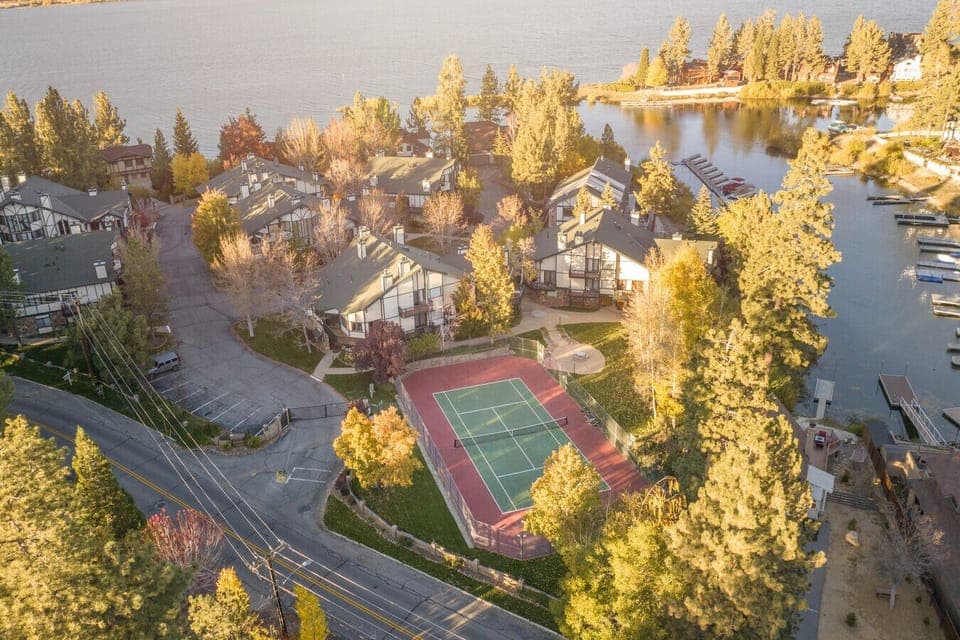 Community lakeside living
