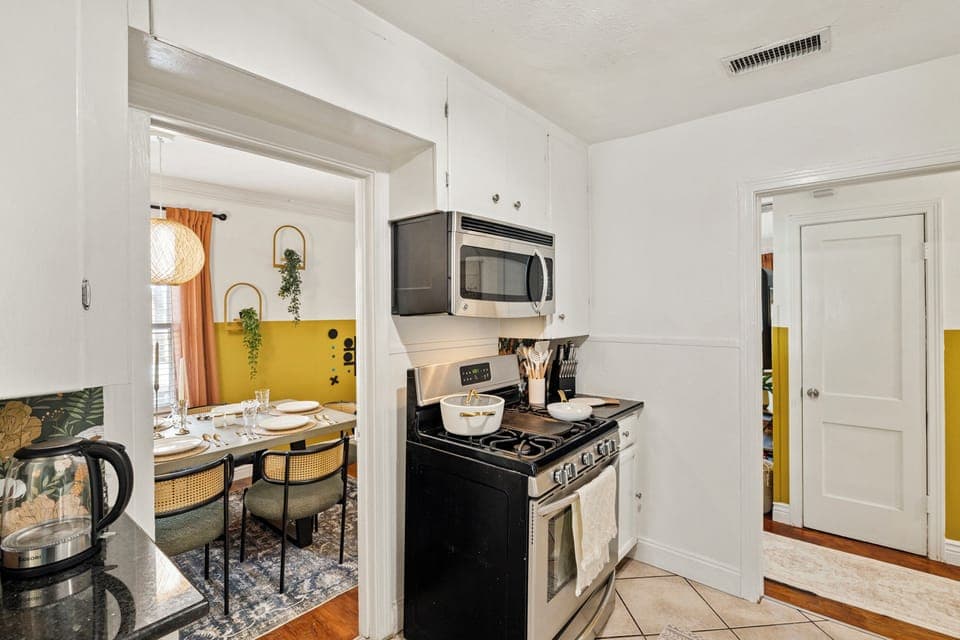 Fully Stocked Kitchen 