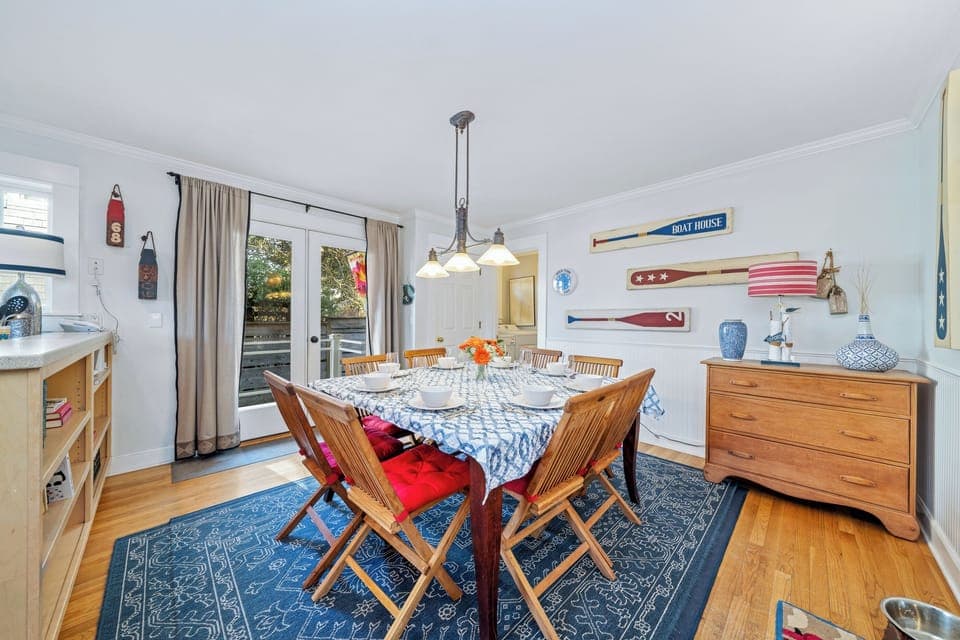 Perfect table to gather all the family for a great meal or game night.