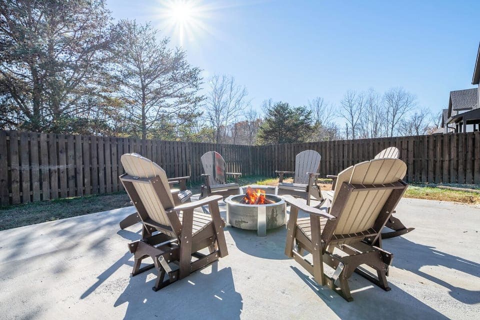 Hochatime's crackling firepit