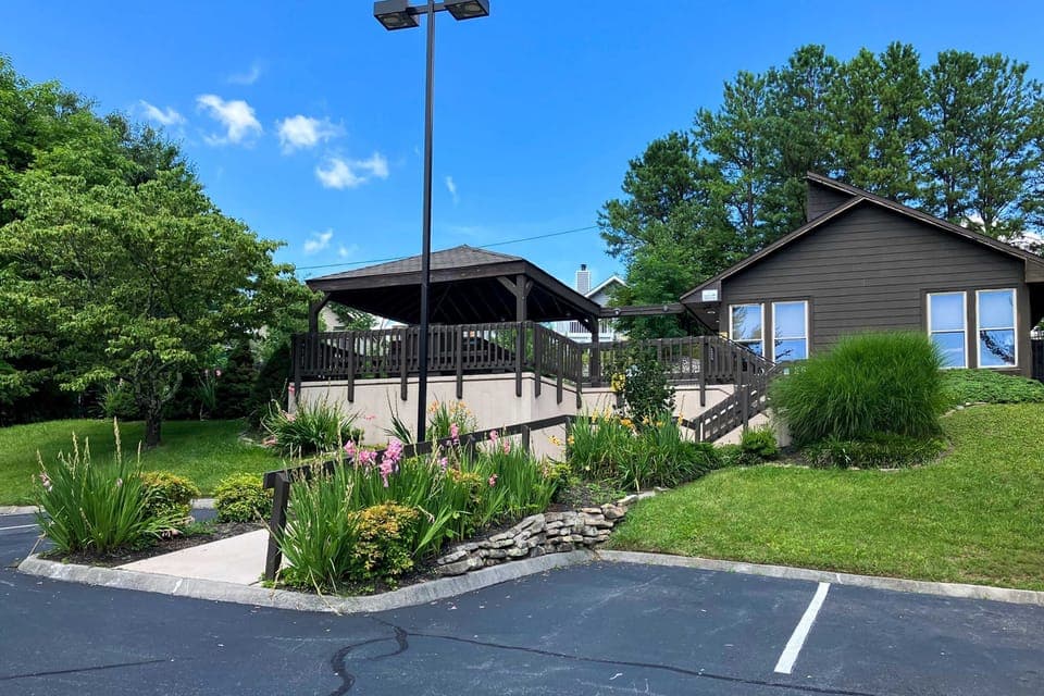 Well-maintained community amenities including pool, pavilion, and landscaped grounds. Great for families, couples, and extended stays.