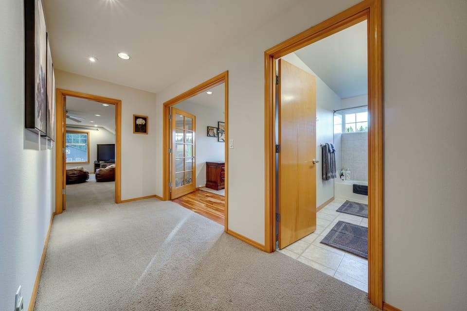 House (6 Bedrooms) | Interior