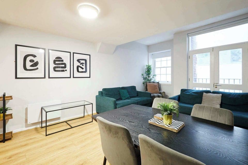 Apartment 11 Stanley Street, Liverpool - Host & Stay