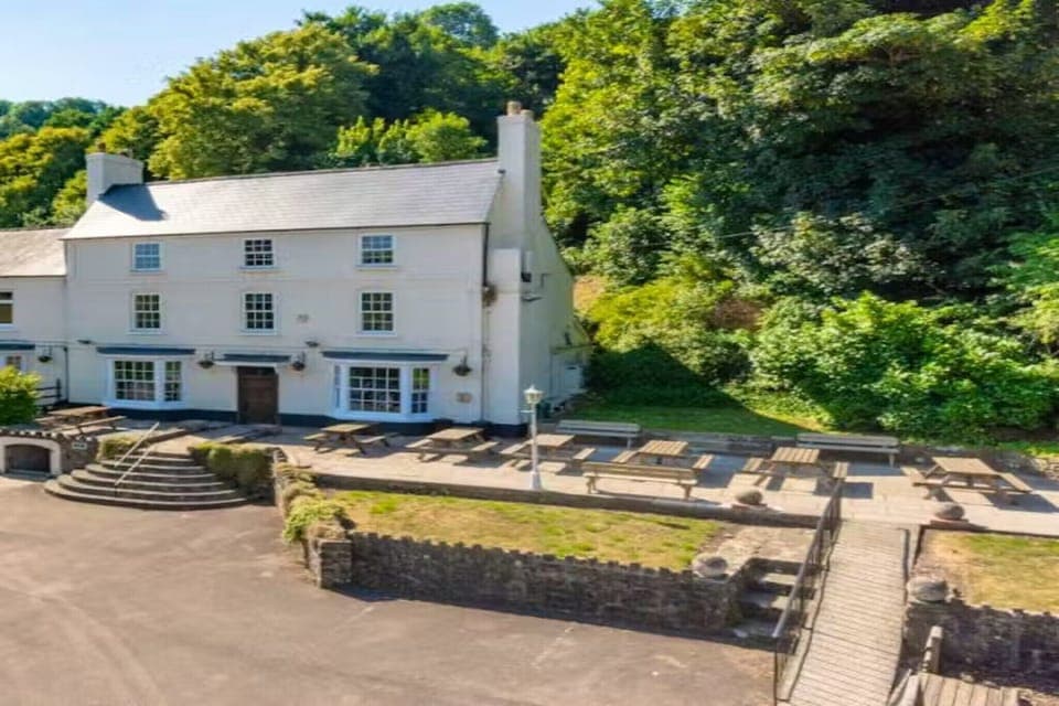 Holiday Home Exterior [summer]