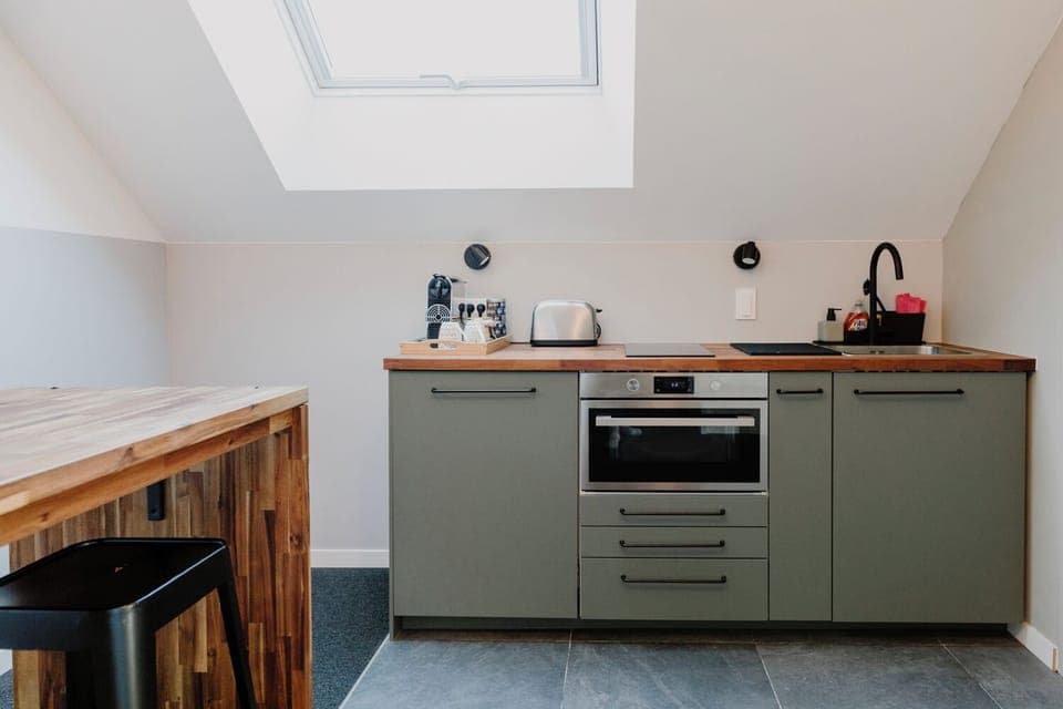 Comfort Suite (Le Loupiot) | Private kitchen | Espresso maker, coffee/tea maker, freezer