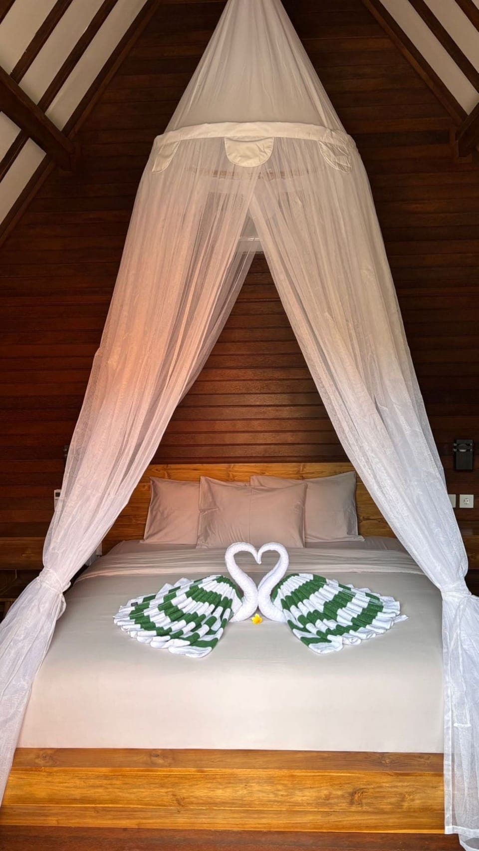 Deluxe Bungalow, Pool View | In-room safe, blackout drapes, free WiFi