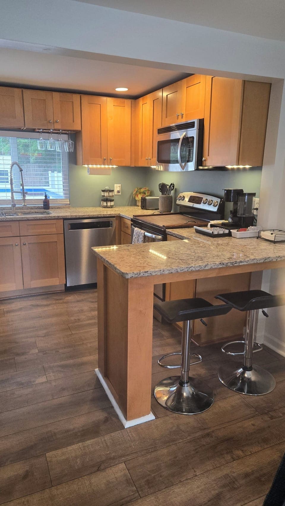 Complete kitchen