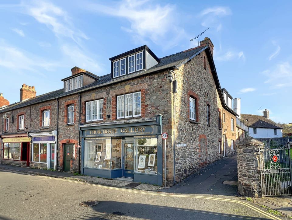 Oxford House in the heart of Porlock