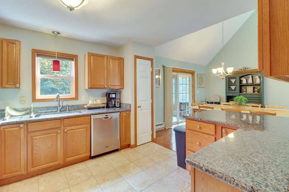 Kitchen | Equipped Space with Appliances