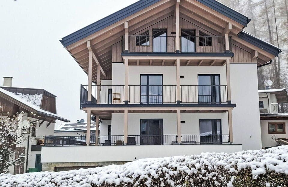 Home, House, Residential Area, Roof, Cottage, Siding, Balcony, Door, Porch, Estate