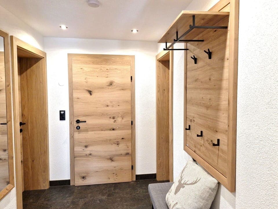 Wood, Flooring, Floor, Wood Flooring, Interior Design, Hardwood, Wood Stain, Plank, Door, Plywood