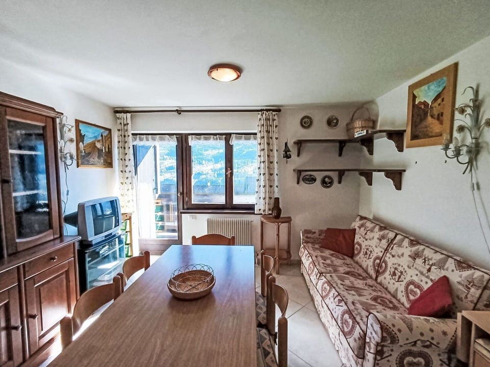 Wall, Wood, Furniture, Interior Design, Apartment, Room, Ceiling, Living Room, Wood Stain, Chair