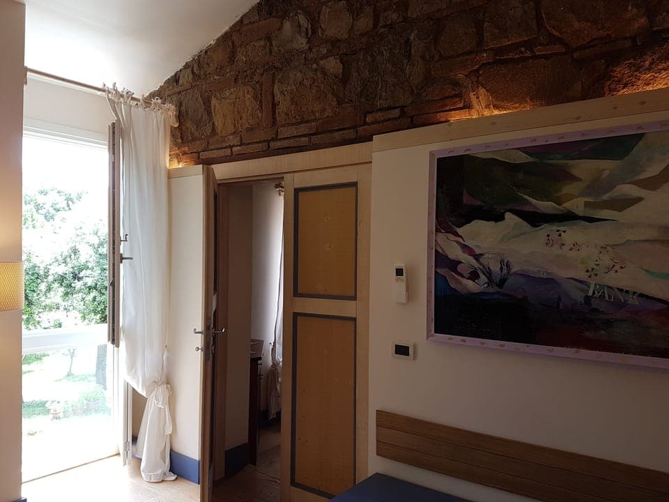 1 bedroom, Frette Italian sheets, premium bedding, pillowtop beds