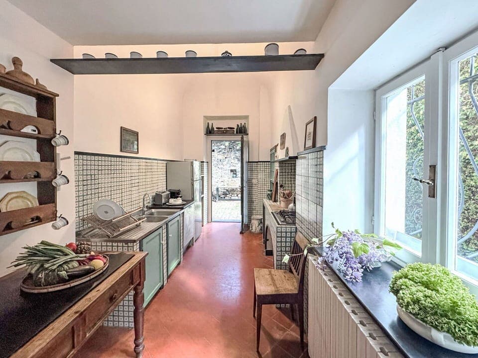 Wood, Sea, Ocean, Coastal And Oceanic Landforms, Coast, Shore, Resort, Balcony, Hardwood, Shade