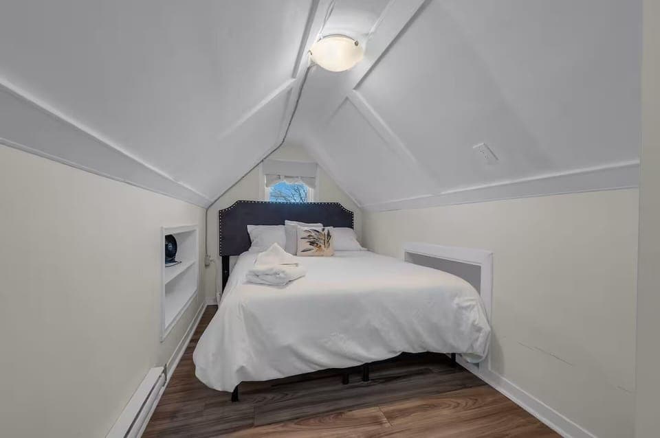 Bedroom 2 with queen bed