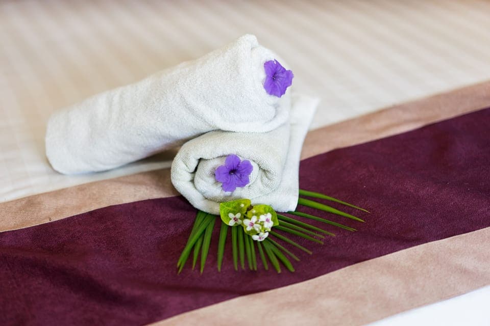 Desk, soundproofing, free WiFi, bed sheets