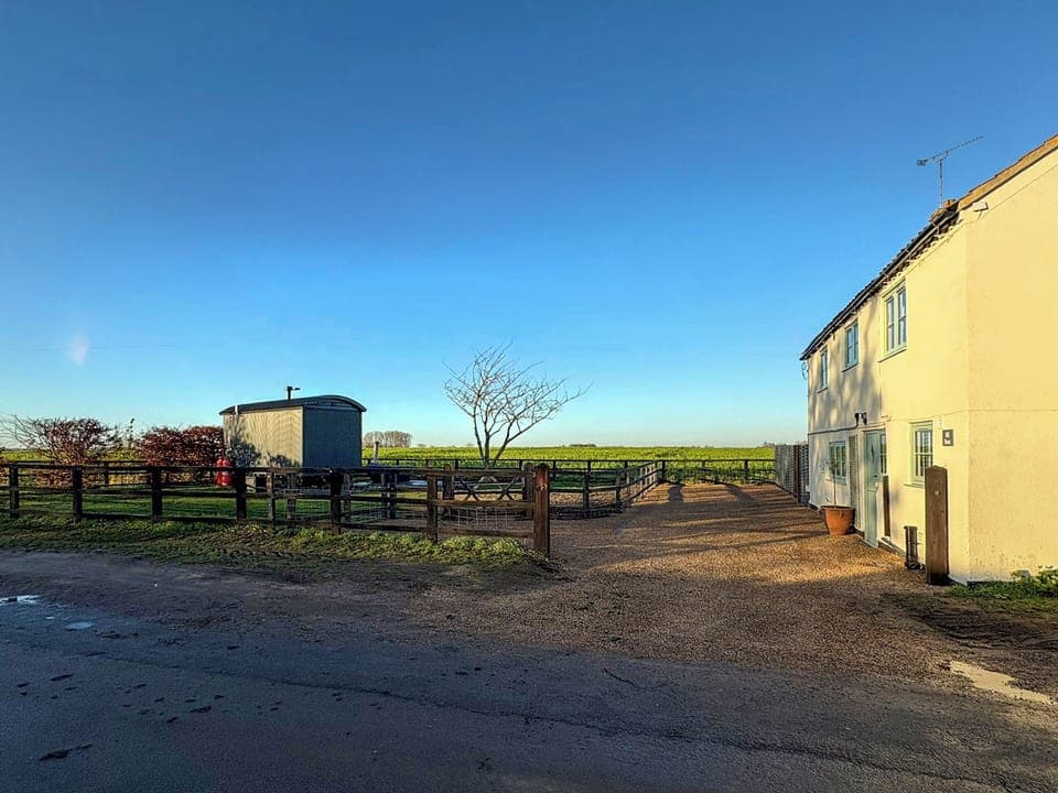 Outdoor | Hill House - Lilac Retreats, King&rsquo;s Lynn