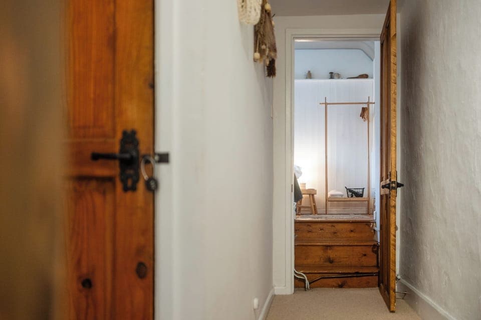 Iron/ironing board, free WiFi