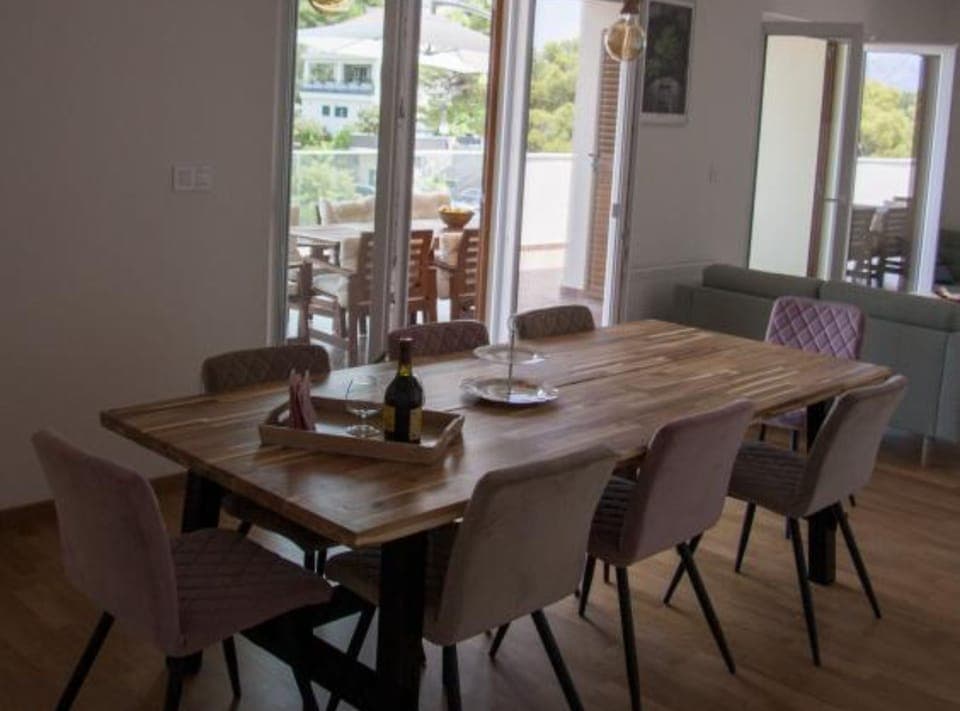 House (Three Bedroom Holiday Home With Balco) | Dining room