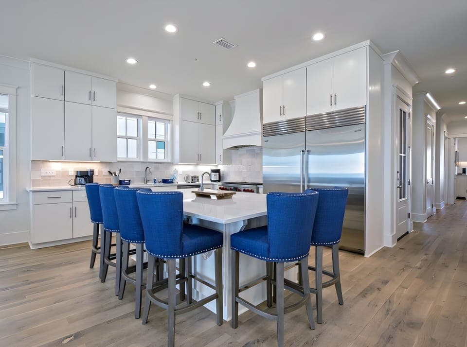 Large Chef kitchen with Wolfe Oven/Stove, Wolfe Microwave, & Subzero Fridge