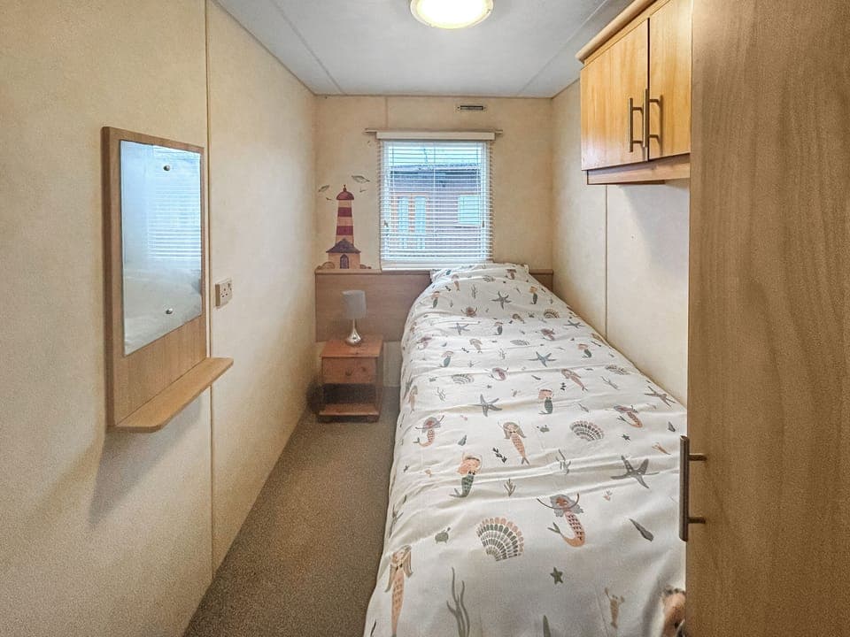 Single bedroom | Pete&rsquo;s Holiday Home, Mablethorpe