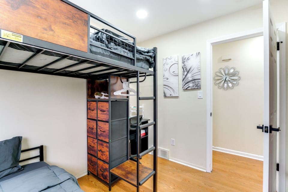 House (3 Bedrooms) | Interior