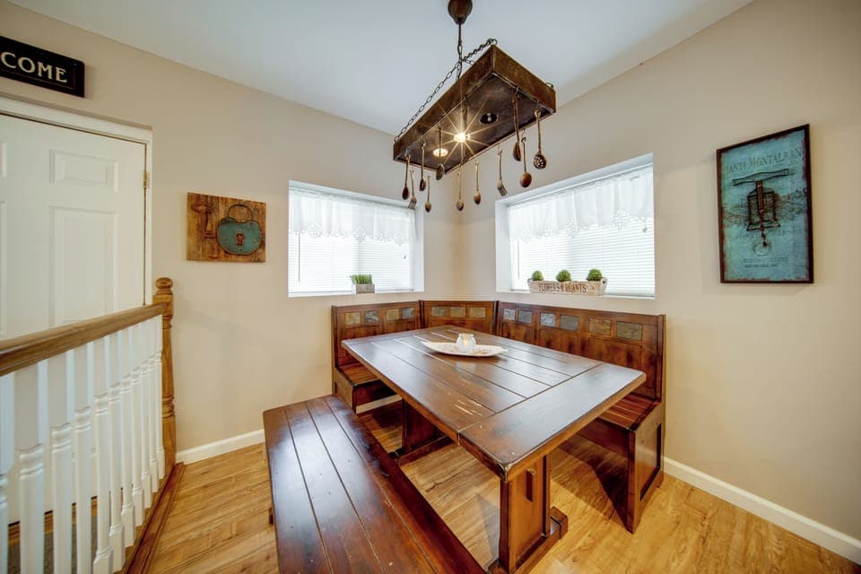 Breakfast Nook | Dishware & Flatware