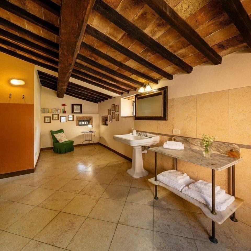 Villa, Garden View | Bathroom | Separate tub and shower, deep soaking tub, free toiletries, hair dryer