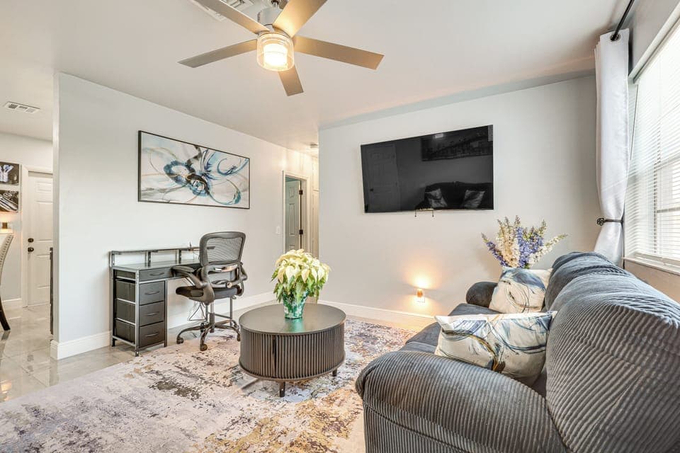 Dania Beach Vacation Rental | 2BR | 1BA | 800 Sq Ft | 1 Step Required