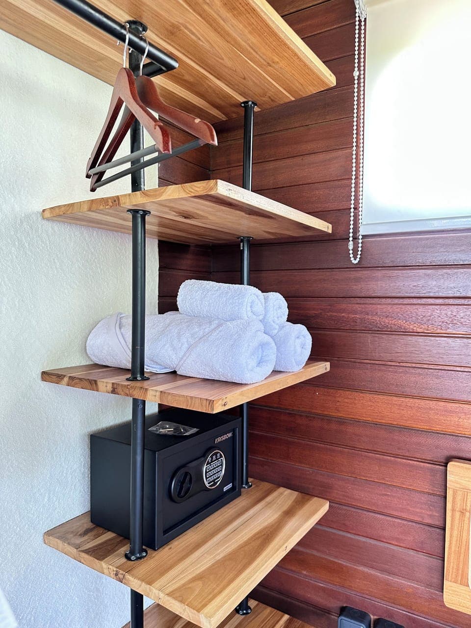 Comfort Villa, Pool View | Safe