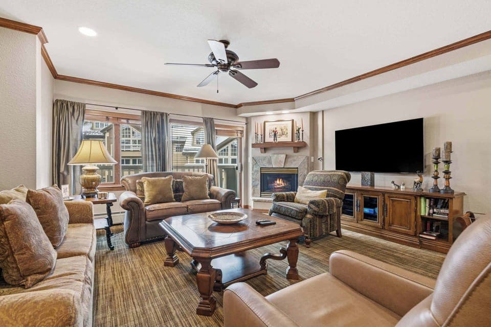 stjames-318-8289_54971654641_o