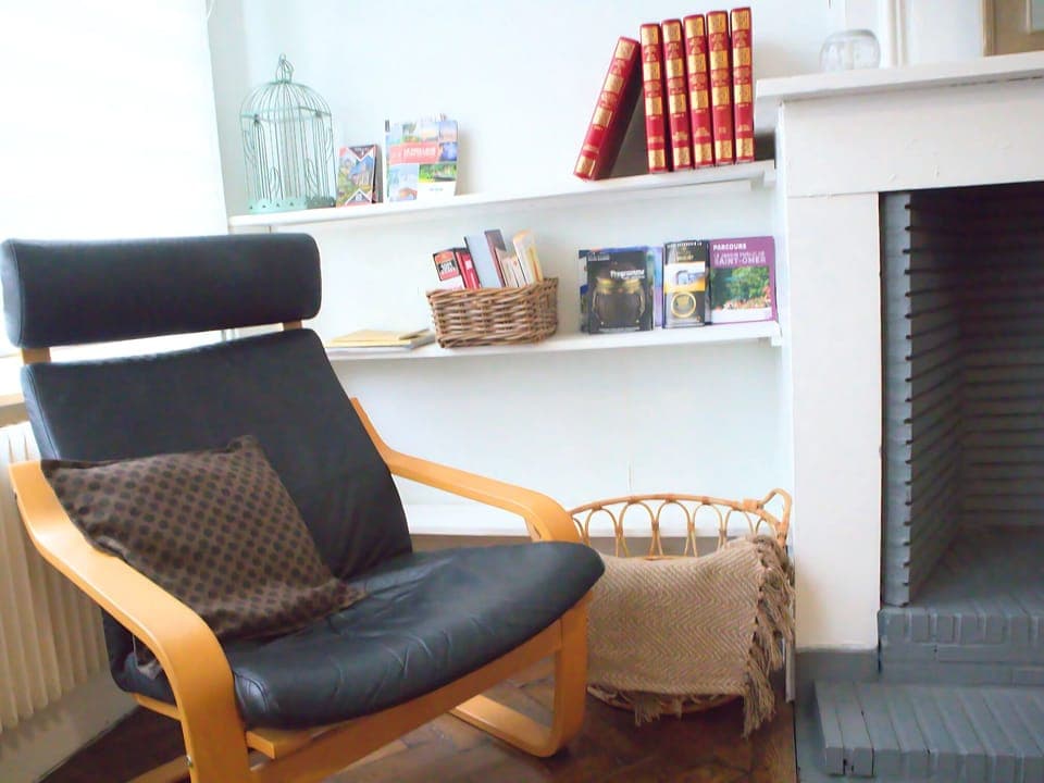 House, 5 Bedrooms, Kitchen, City View | Living area | 90-cm flat-screen TV with digital channels