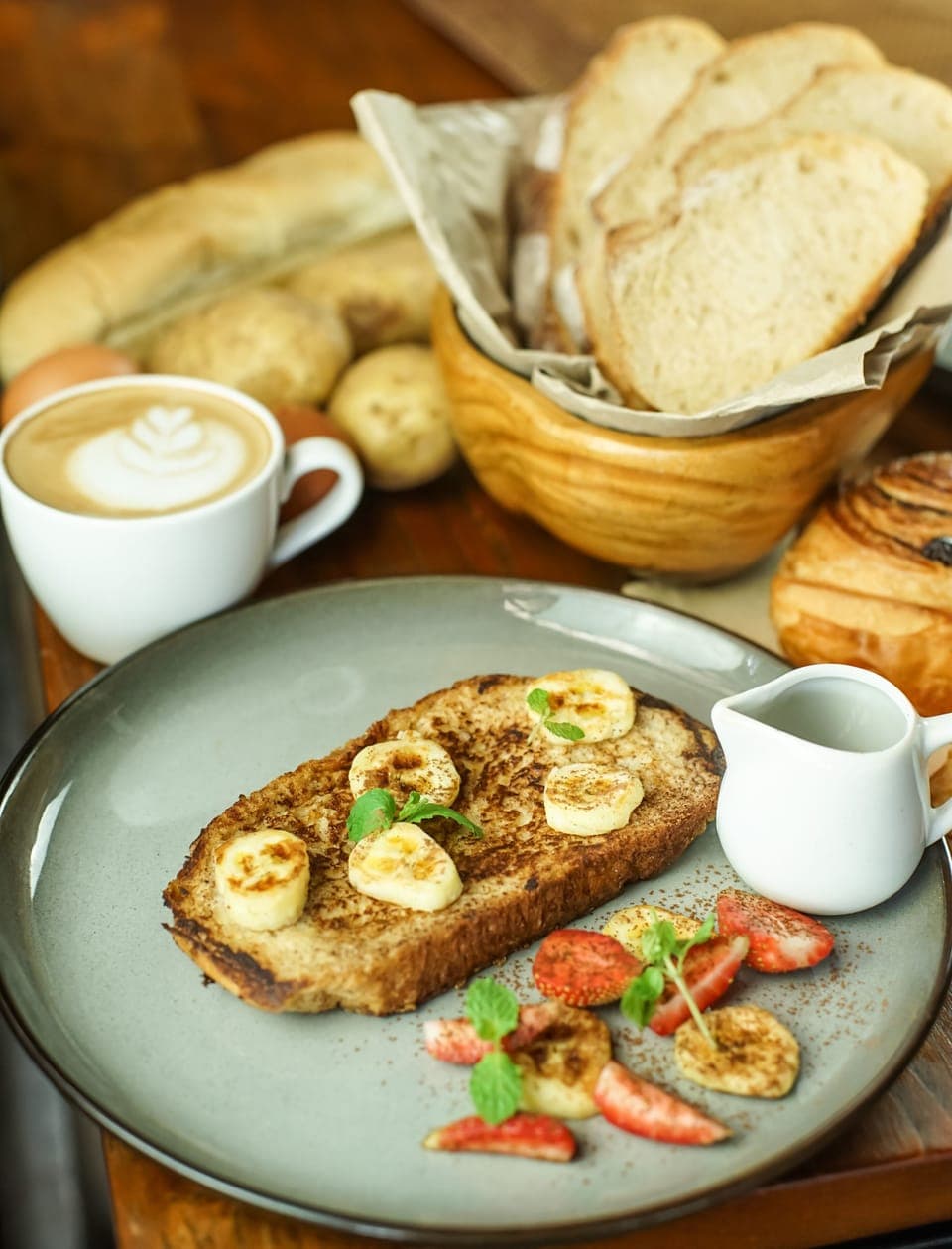 Daily cooked-to-order breakfast (IDR 250000 per person)