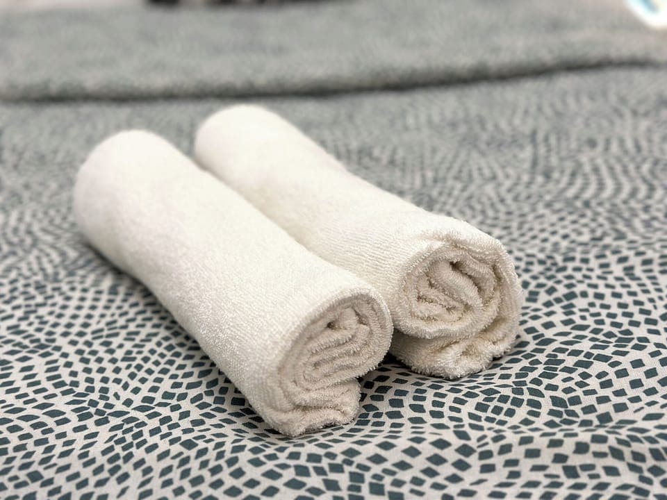 Egyptian cotton sheets, premium bedding, pillowtop beds, desk