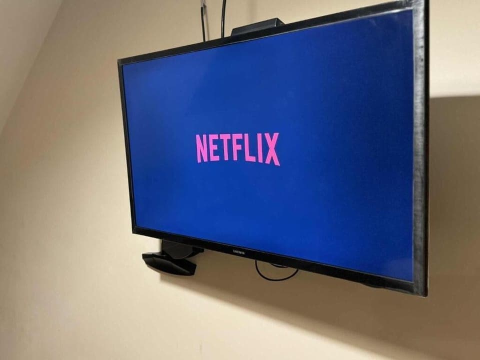 Laptop workspace, free WiFi