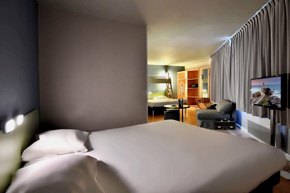 Family Room, 2 Double Beds | Desk, iron/ironing board, free WiFi, bed sheets