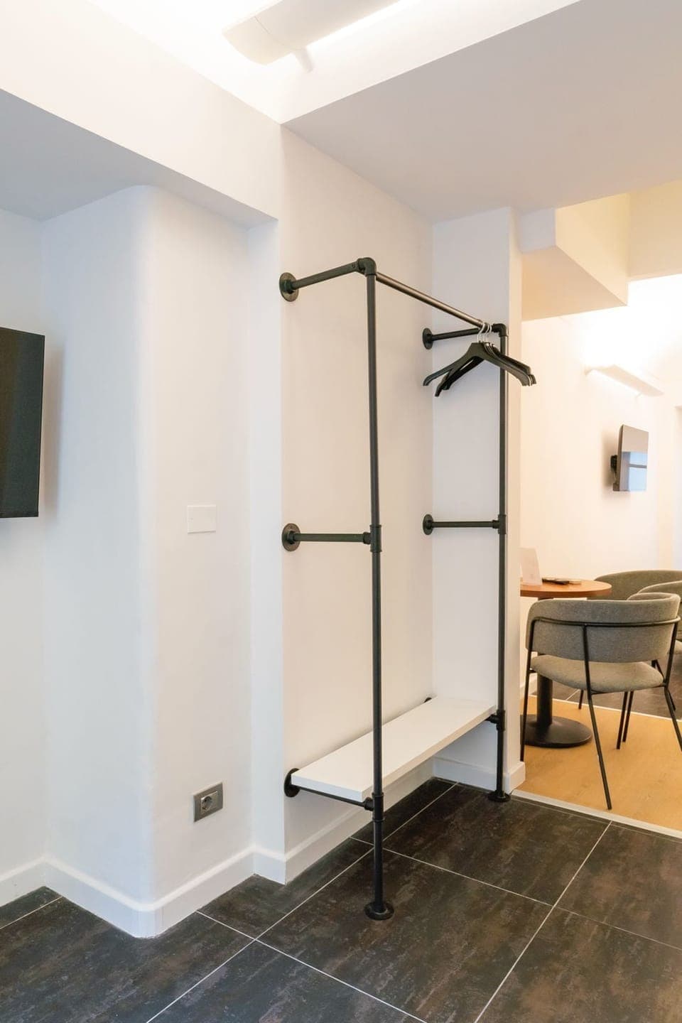 Deluxe Suite | Iron/ironing board