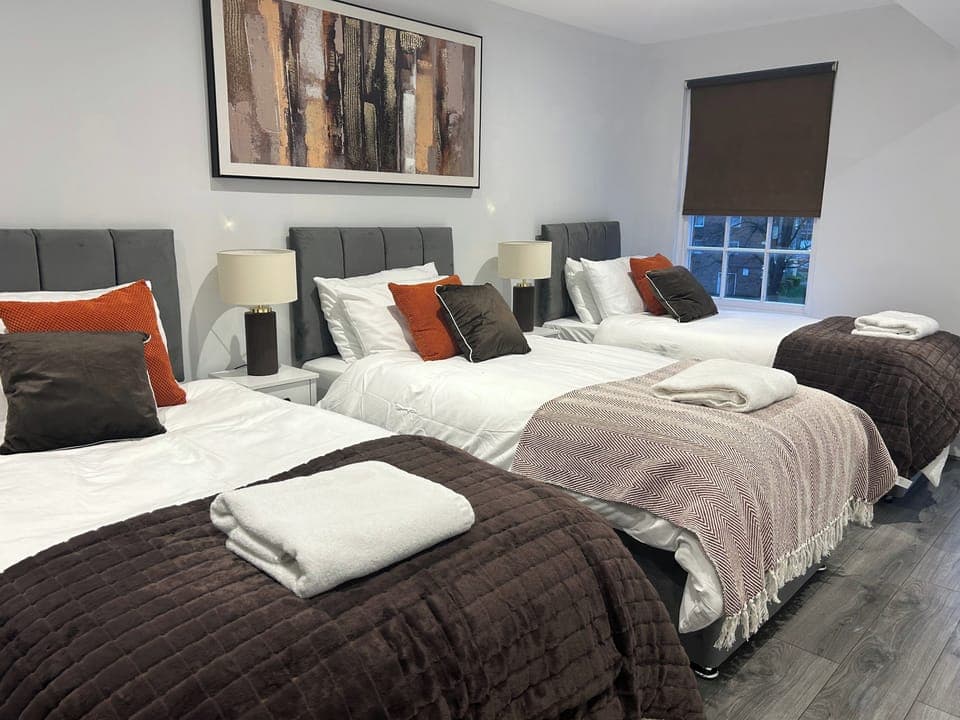 2 bedrooms, iron/ironing board, free WiFi, bed sheets