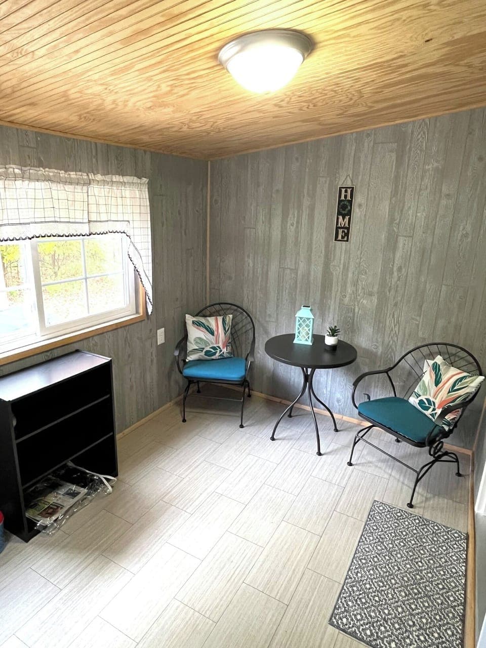 Whispering20Acorn203