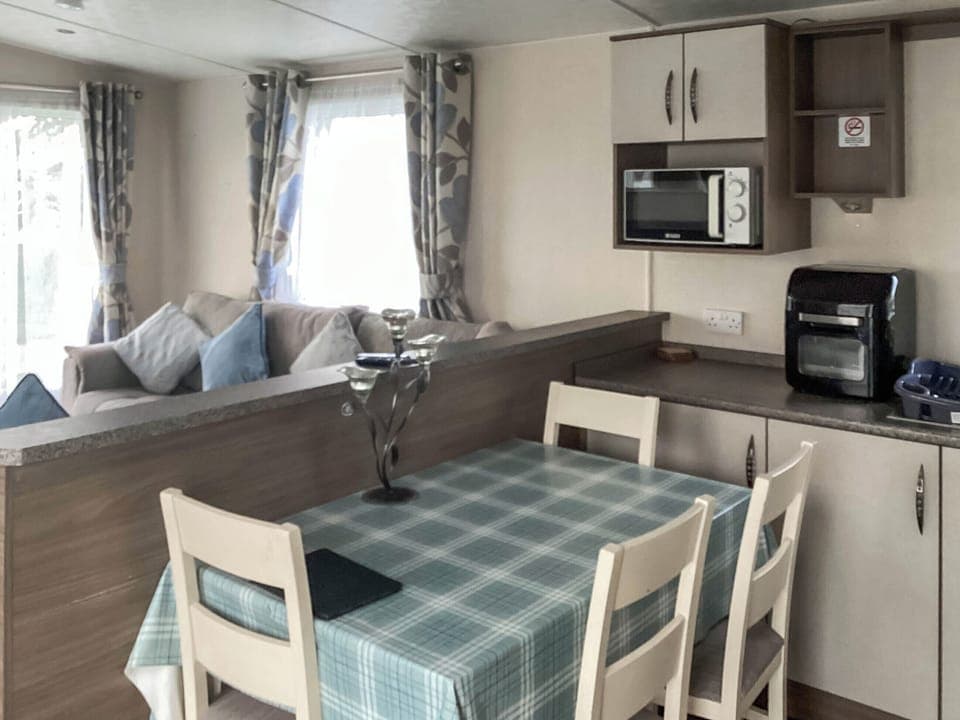 Kitchen/diner | A Stone&rsquo;s Throw, Lossiemouth