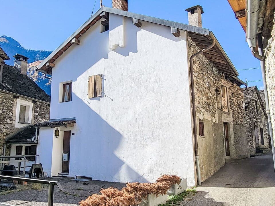 Blue, Residential Area, Suburb, Estate, Landscaping, Hedge