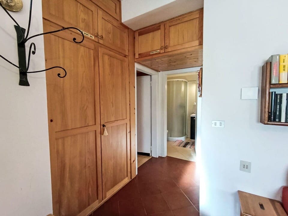 Wood, Furniture, Flooring, Interior Design, Floor, Ceiling, Apartment, Room, Wood Stain, Chair