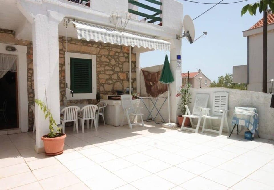 Apartment (A1) | Outdoor dining