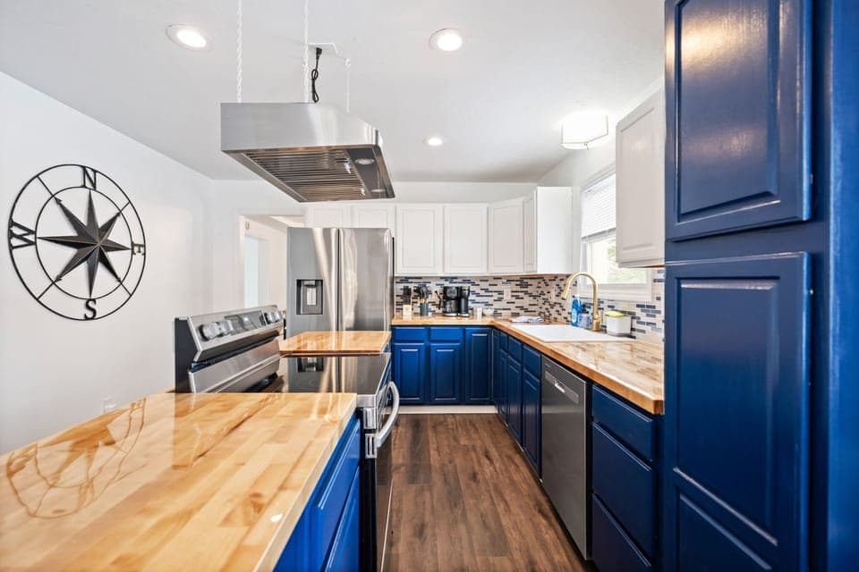 House, Multiple Beds, Hot Tub, Garden View (Nookside Grand Estate) | Private kitchen