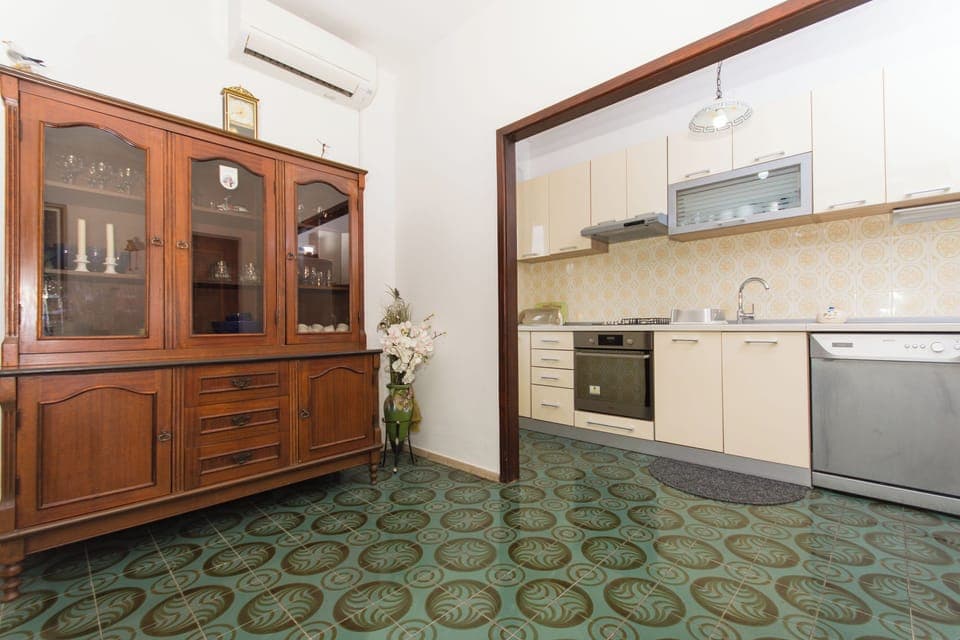 Apartment (A1) | Private kitchen | Fridge, oven, stovetop, dishwasher